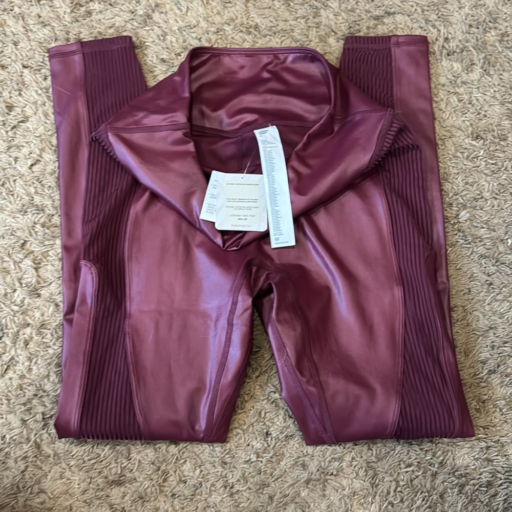 Fabletics Motion365+ Contour High-Waisted Legging in Merlot Shine Size: Medium - Picture 9 of 10
